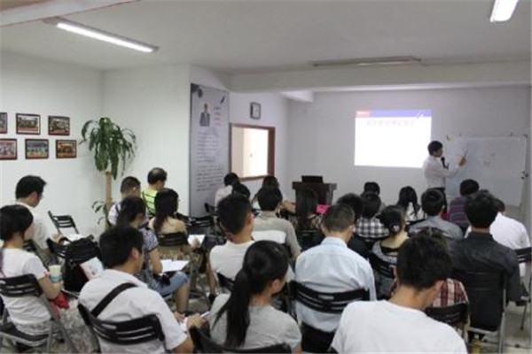 易學(xué)優(yōu)教育 以專業(yè)教育信息咨詢助力學(xué)子成長(zhǎng)